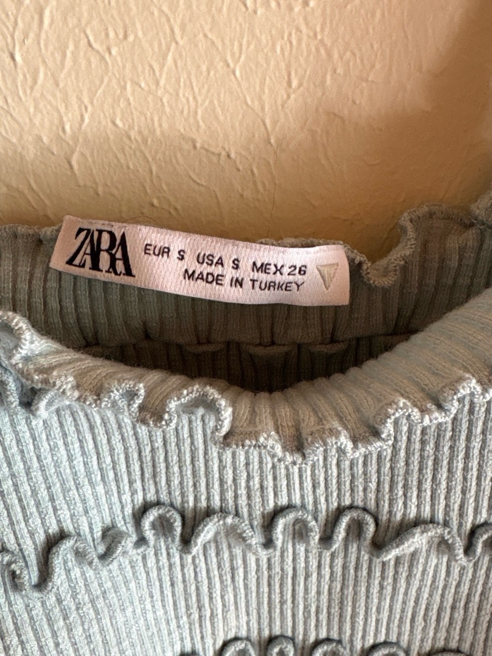 Zara Pale Blue Ribbed Ruffle Crop Top - Picture 2 of 2